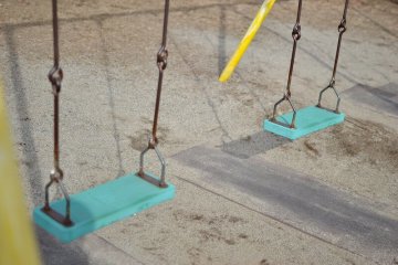 公園のブランコ