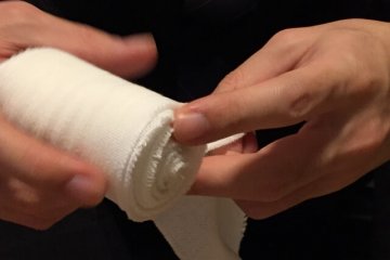 包帯を巻く