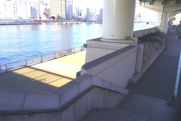 蔵前橋から隅田川テラス